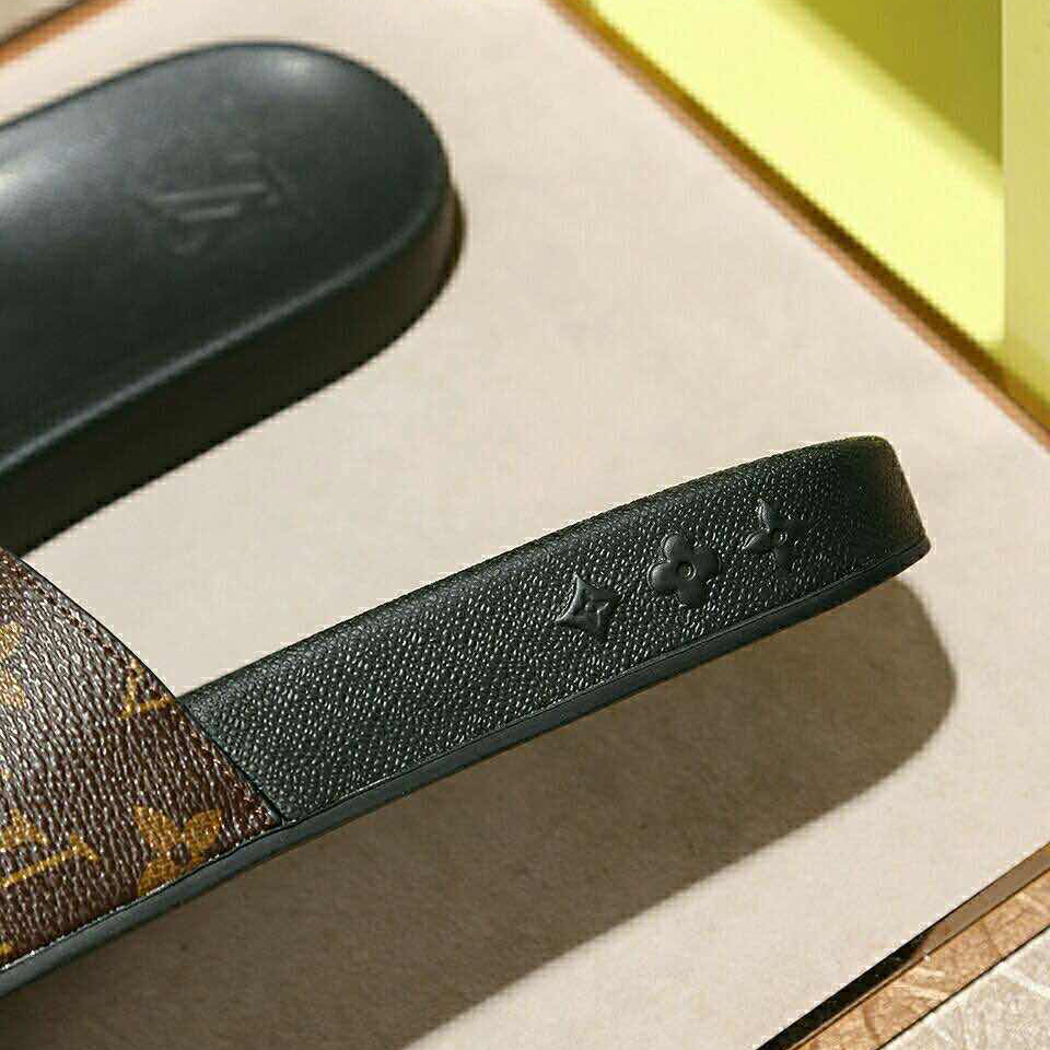 Louis Vuitton Monogram Slippers - DopestKickz