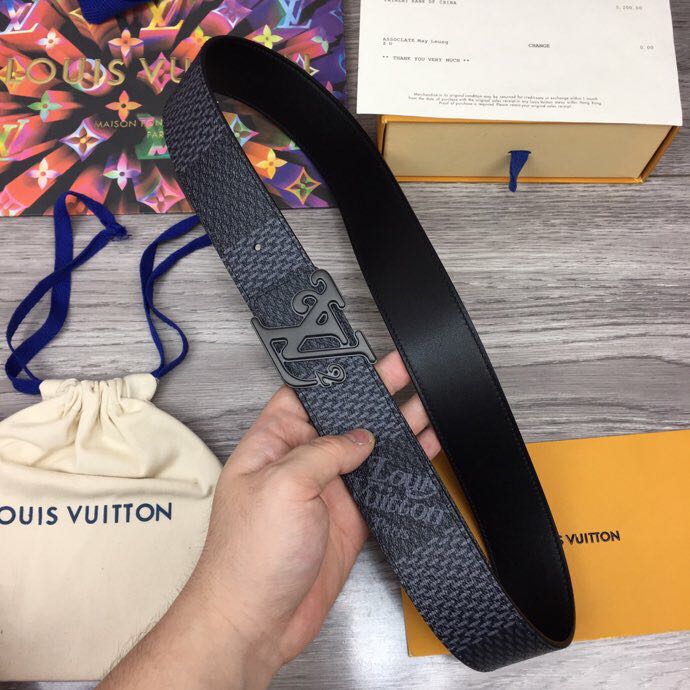 Louis Vuitton Squared 40MM Belt - DopestKickz