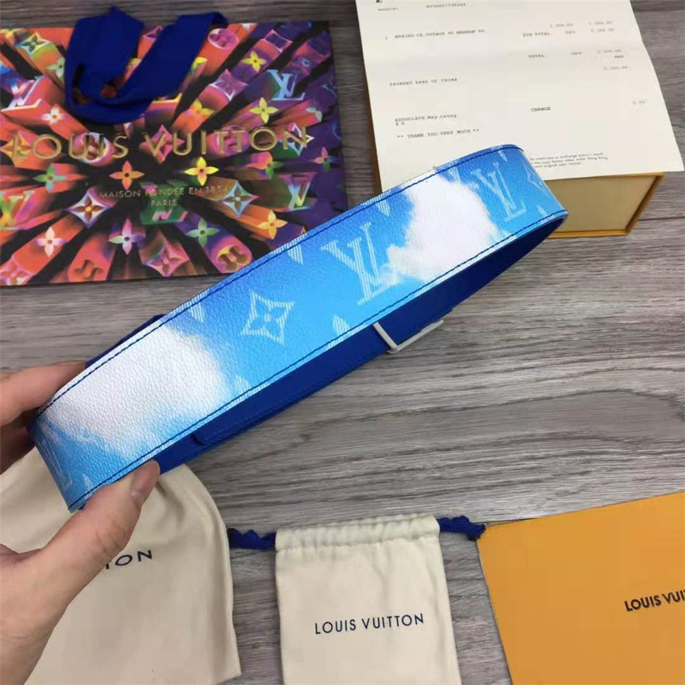 Louis Vuitton LV shape 40mm reversible clouds - DopestKickz