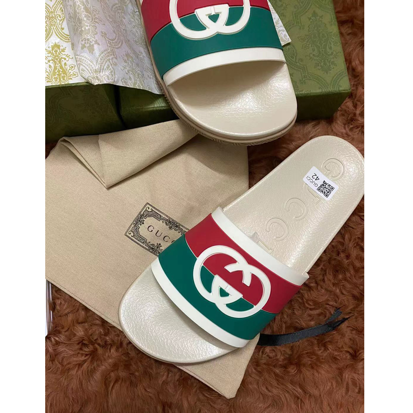 Gucci Men's Interlocking G Slide Sandal - DopestKickz
