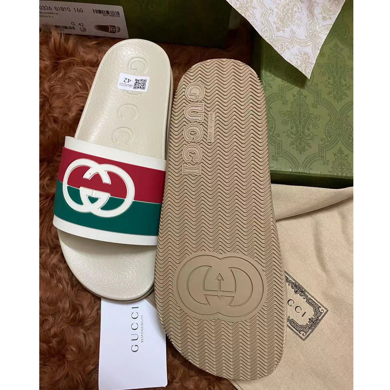 Gucci Men's Interlocking G Slide Sandal - DopestKickz