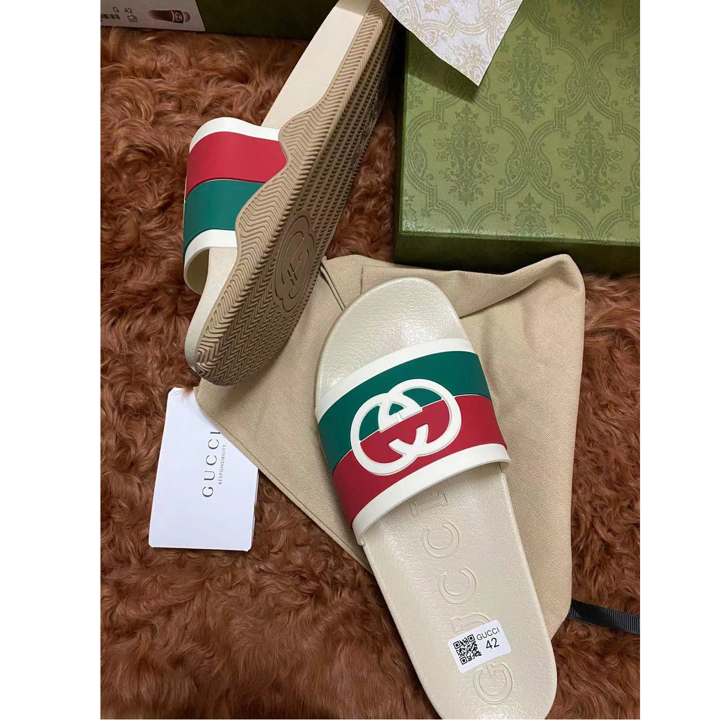 Gucci Men's Interlocking G Slide Sandal - DopestKickz