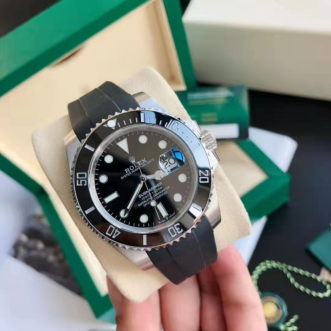 Rolex Oyster Perpetual Date Submariner  - DopestKickz