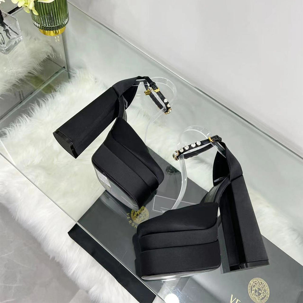 Versace Medusa Aevitas Platform Pumps - DopestKickz