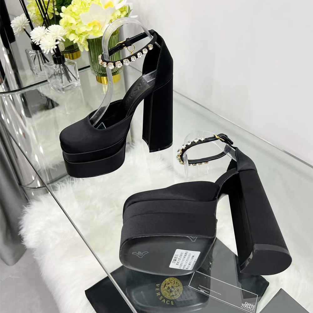 Versace Medusa Aevitas Platform Pumps - DopestKickz