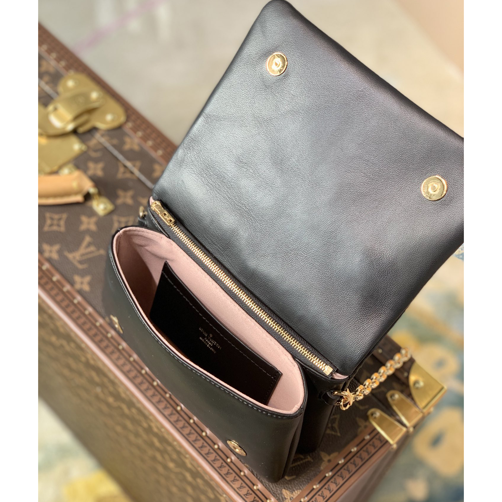 Louis Vuitton Pochette Coussin Black(20-14-8CM) - DopestKickz