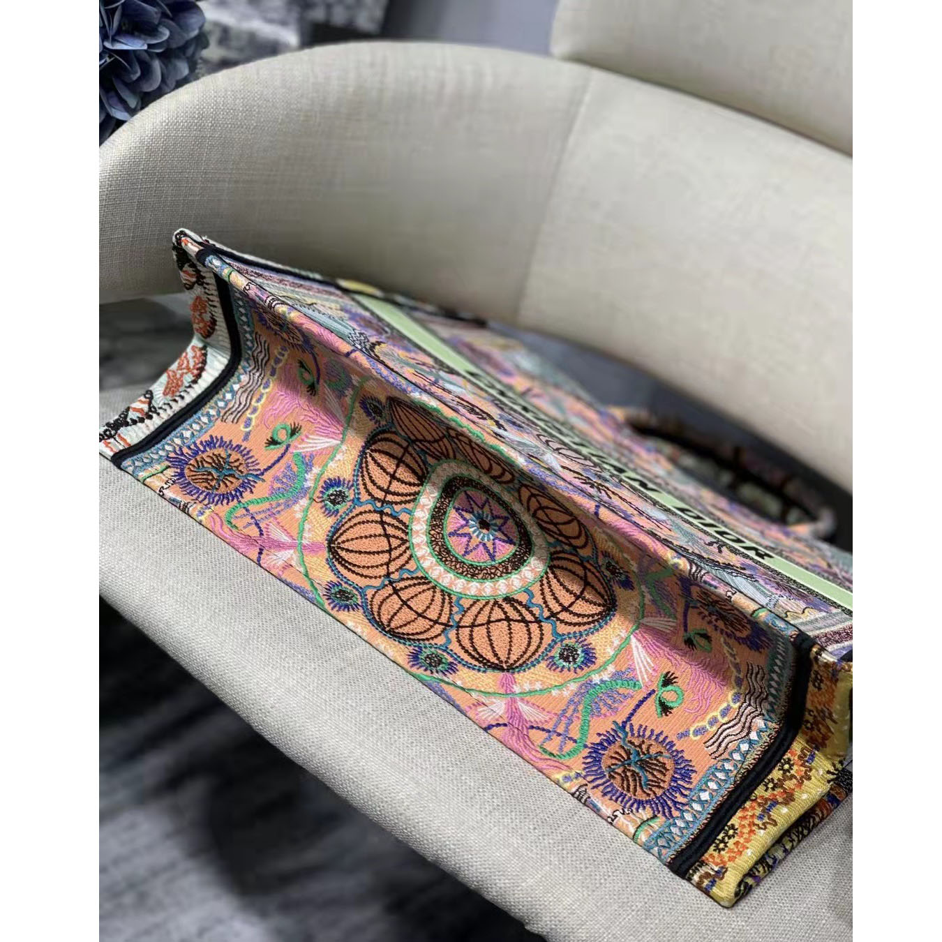 Dior  Totebag (Size: 41.5-34.5-16) - DopestKickz