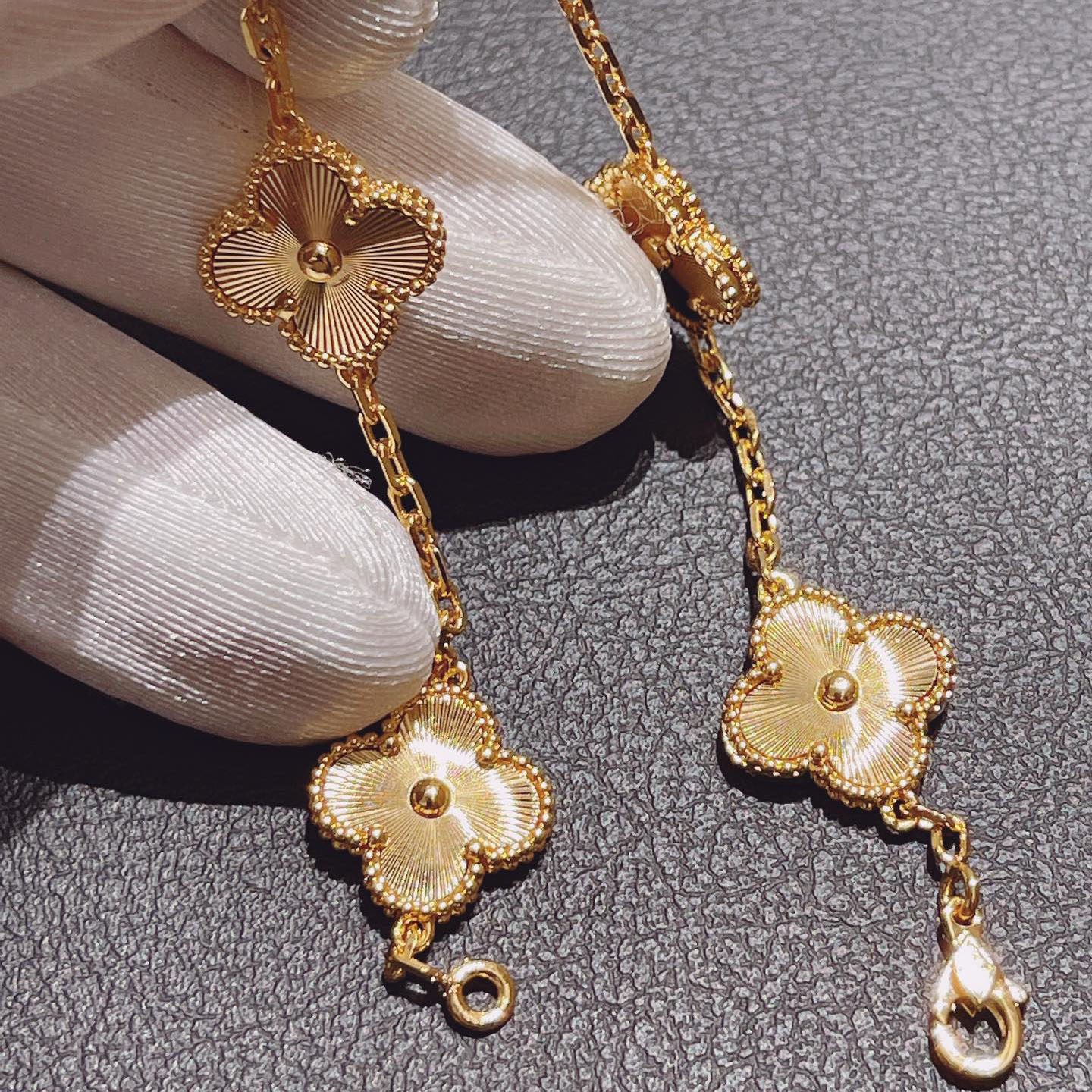 Van Cleef & Arpels Vintage Alhambra bracelet, 5 motifs - DopestKickz