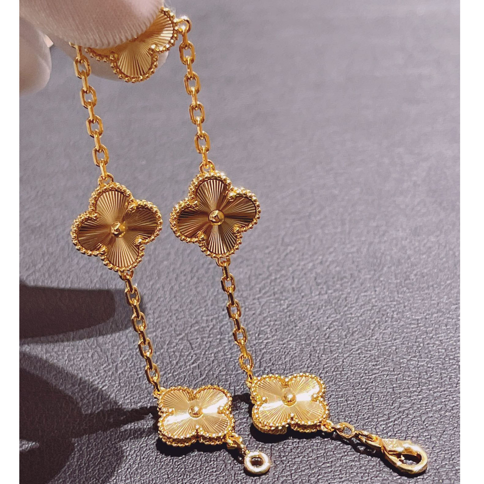 Van Cleef & Arpels Vintage Alhambra bracelet, 5 motifs - DopestKickz