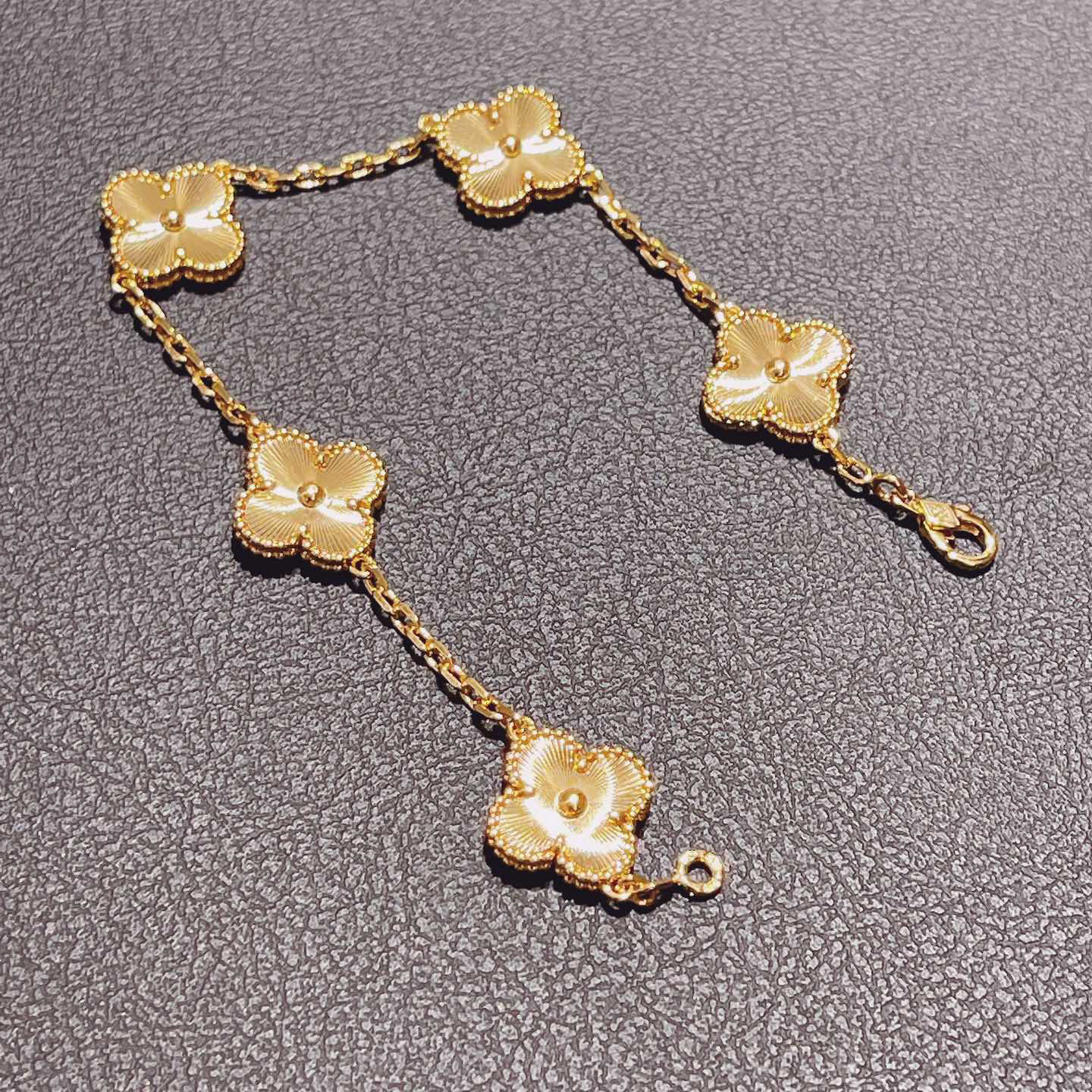 Van Cleef & Arpels Vintage Alhambra bracelet, 5 motifs - DopestKickz