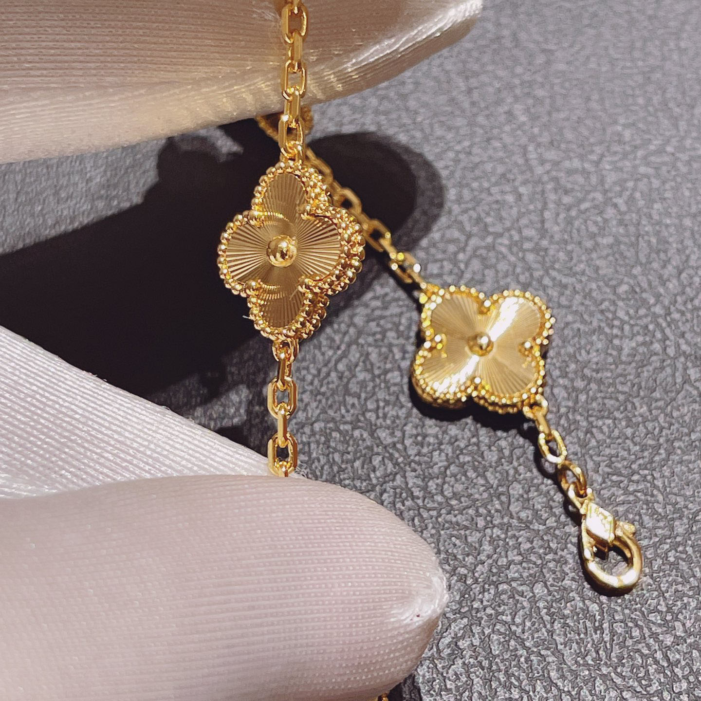 Van Cleef & Arpels Vintage Alhambra bracelet, 5 motifs - DopestKickz