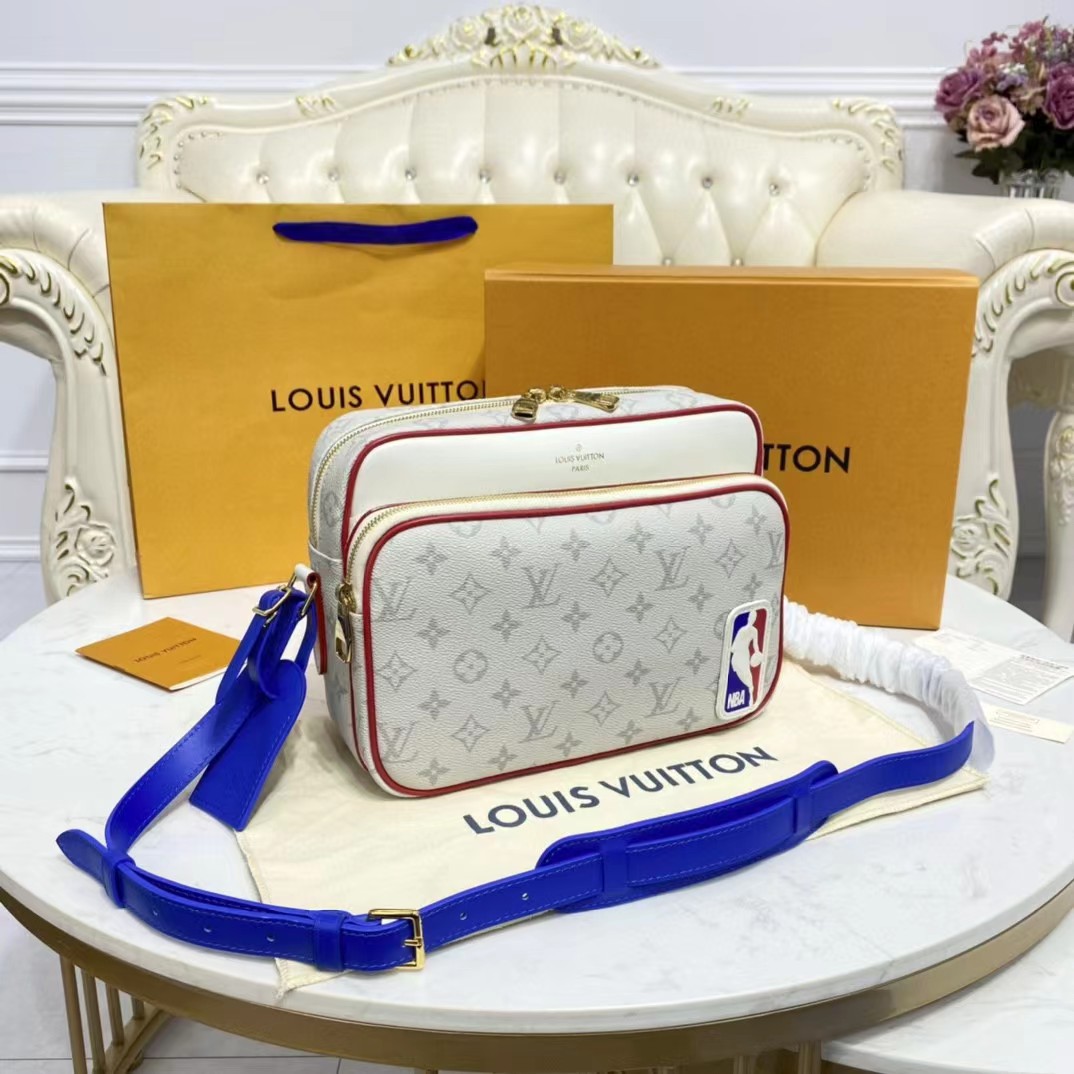 Louis Vuitton NBA Nil  Messenger(29.5-21.5-12CM) - DopestKickz