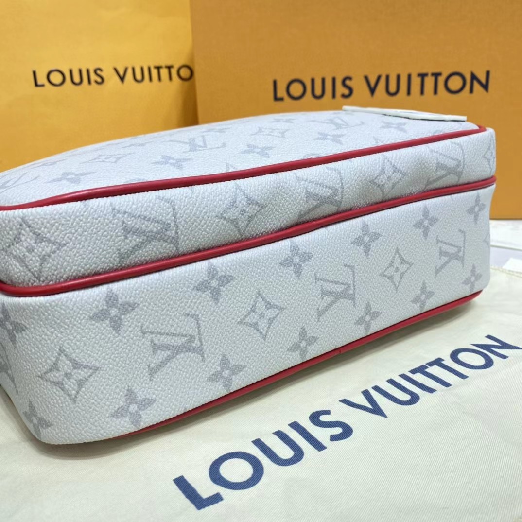 Louis Vuitton NBA Nil  Messenger(29.5-21.5-12CM) - DopestKickz