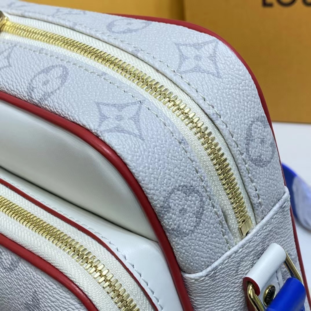 Louis Vuitton NBA Nil  Messenger(29.5-21.5-12CM) - DopestKickz