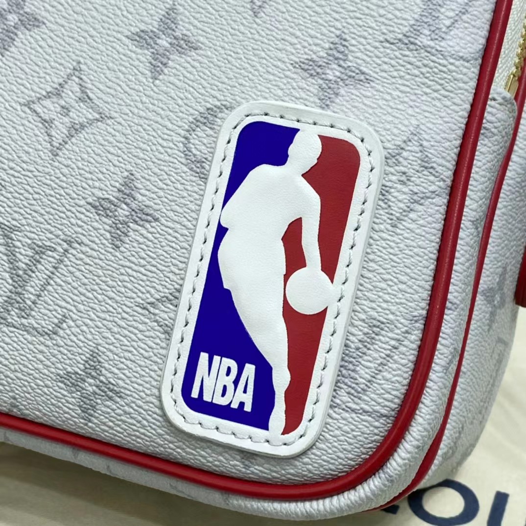Louis Vuitton NBA Nil  Messenger(29.5-21.5-12CM) - DopestKickz