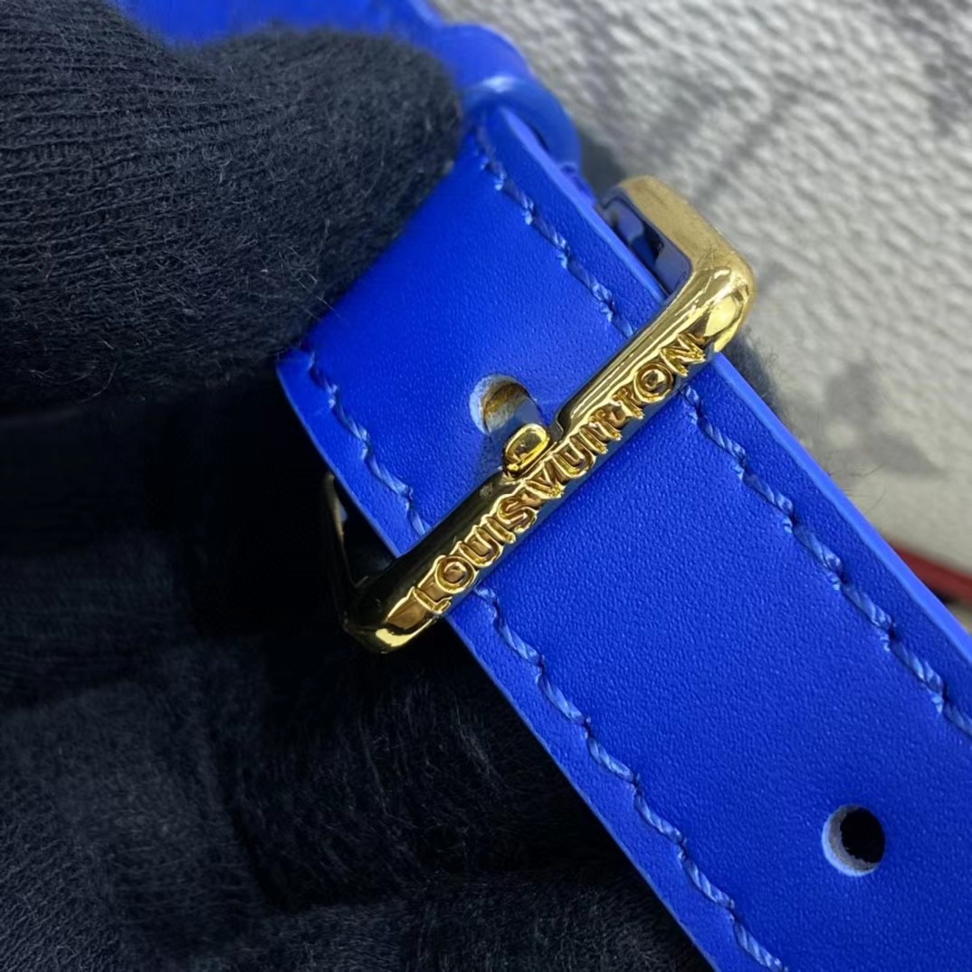 Louis Vuitton NBA Nil  Messenger(29.5-21.5-12CM) - DopestKickz