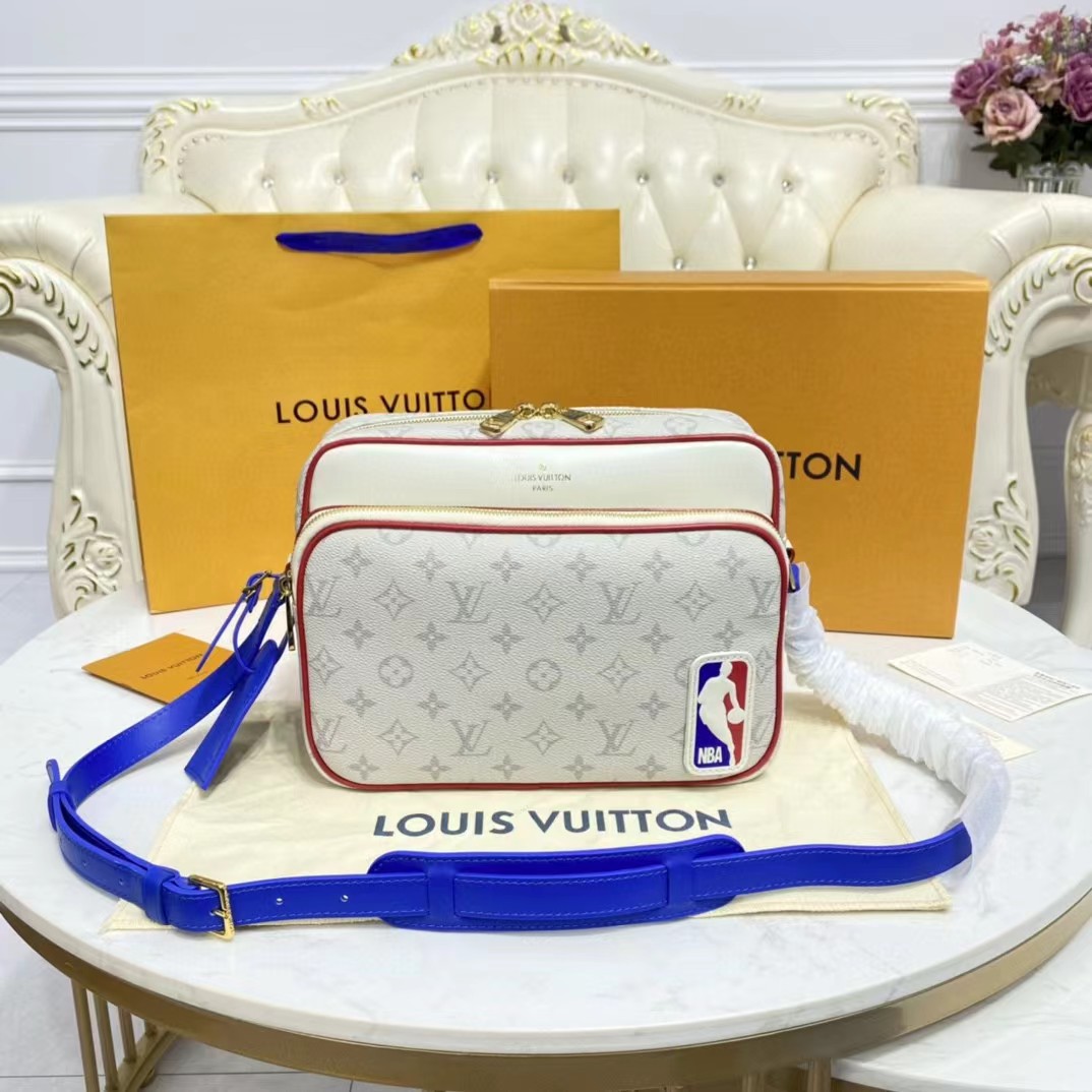 Louis Vuitton NBA Nil  Messenger(29.5-21.5-12CM) - DopestKickz