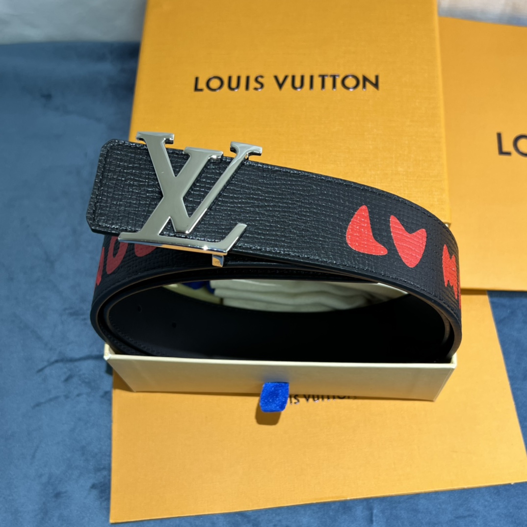 Louis Vuitton Gradient Shape 40MM Reversible Belt - DopestKickz