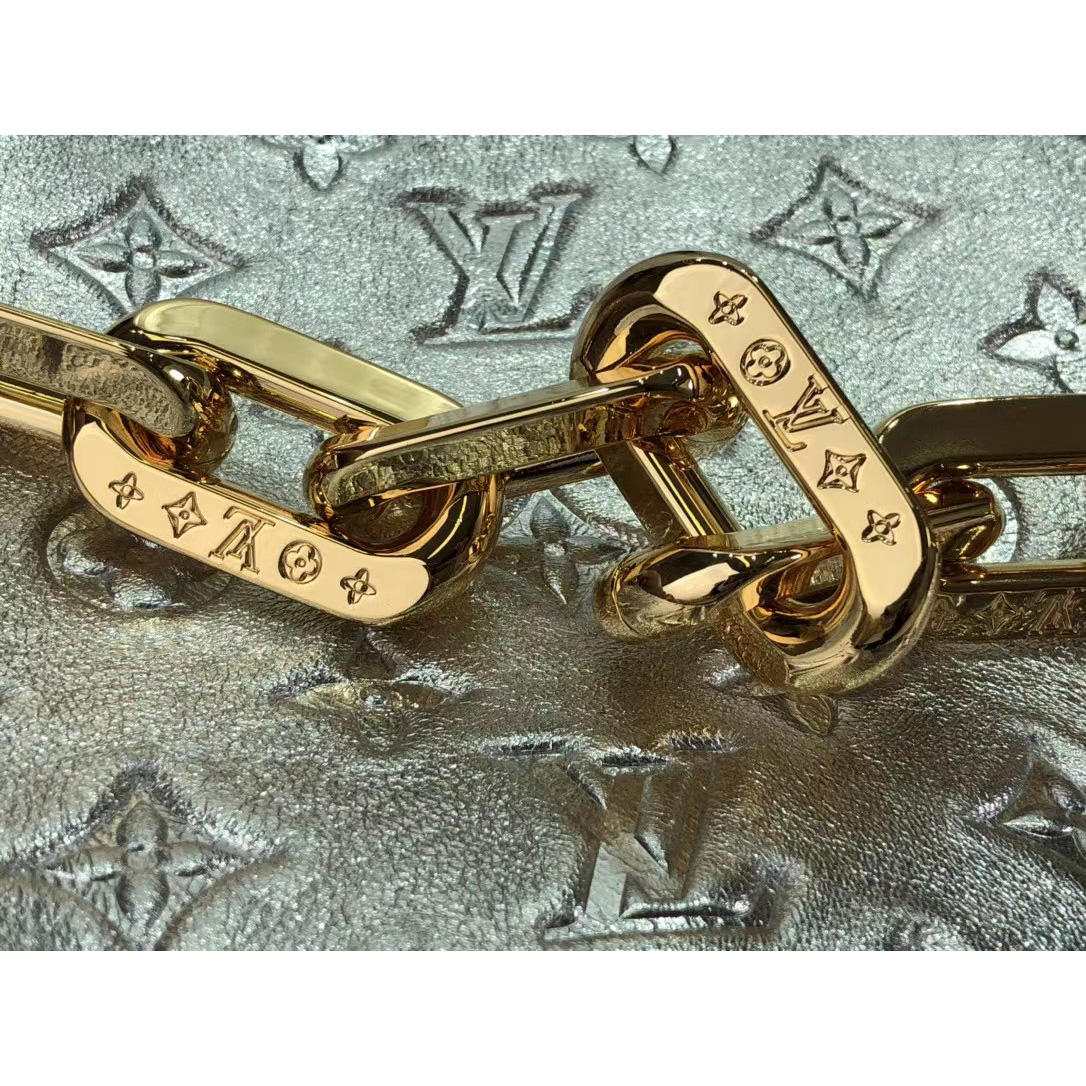 Louis Vuitton  BB Handbag （21 x 16 x 7cm） - DopestKickz