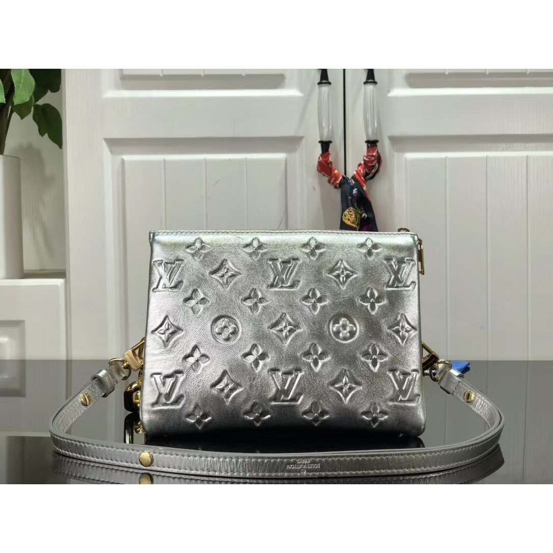 Louis Vuitton  BB Handbag （21 x 16 x 7cm） - DopestKickz