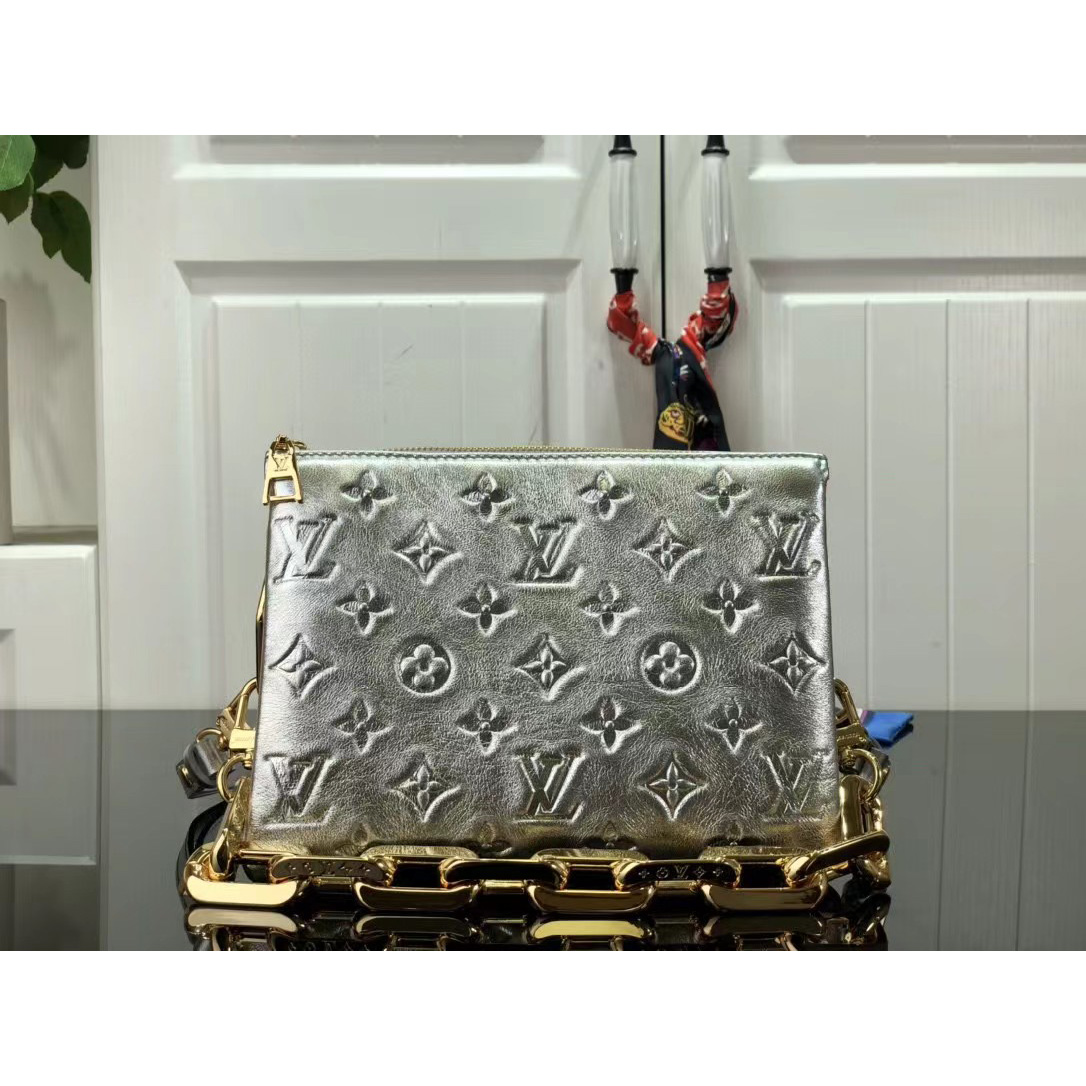 Louis Vuitton  BB Handbag （21 x 16 x 7cm） - DopestKickz