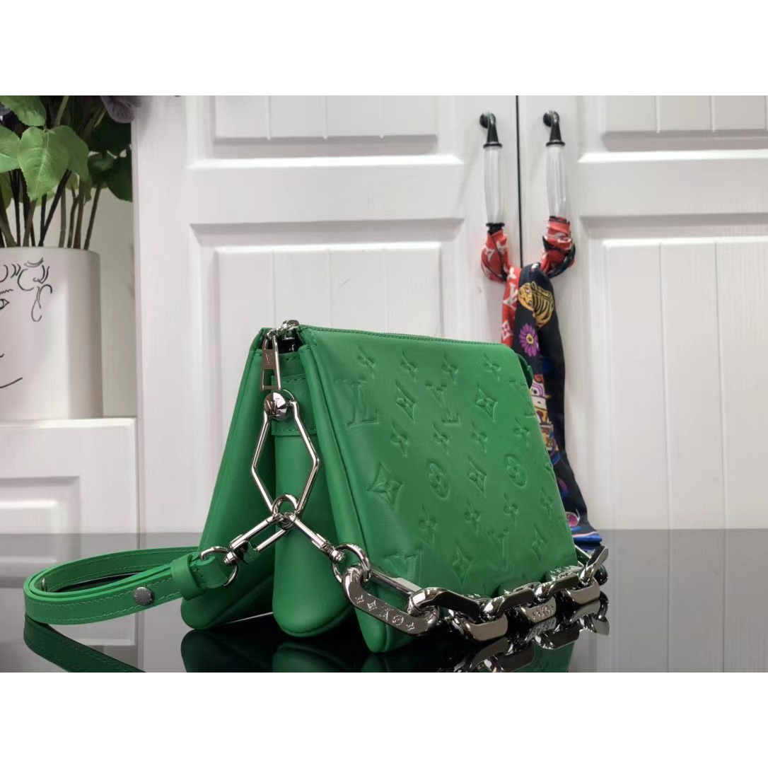 Louis Vuitton  Handbag （20 x 16 x 12cm） - DopestKickz