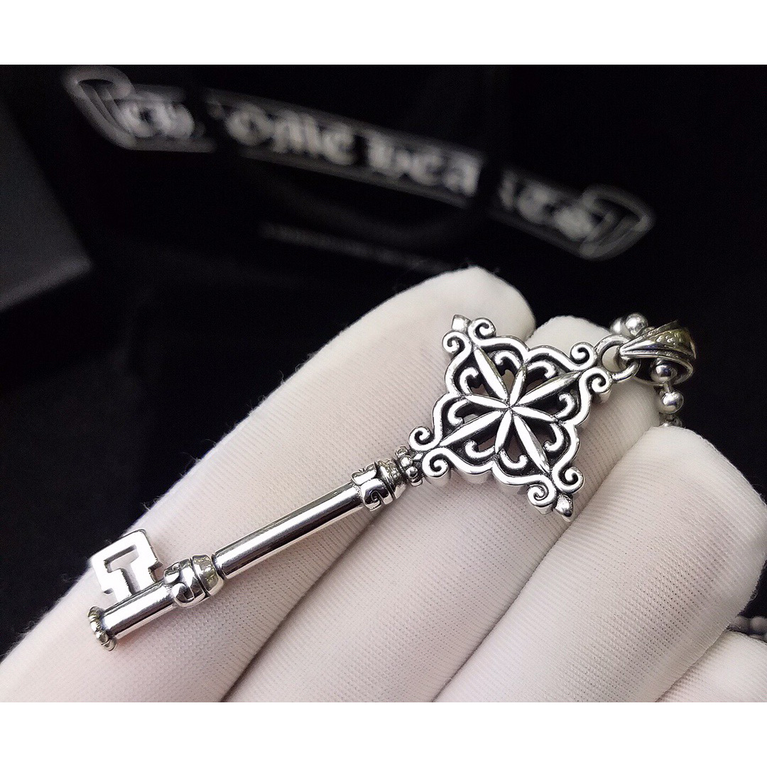 Chrome Heart Cross Necklace - DopestKickz