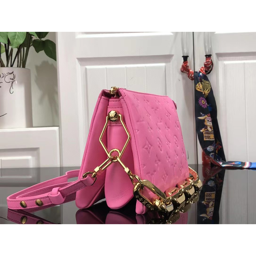 Louis Vuitton  Handbag （20 x 16 x 12cm） - DopestKickz