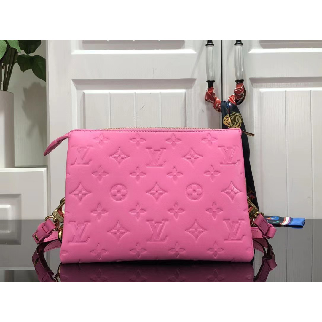 Louis Vuitton  Handbag （20 x 16 x 12cm） - DopestKickz