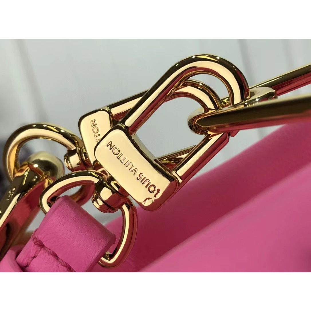 Louis Vuitton  Handbag （20 x 16 x 12cm） - DopestKickz