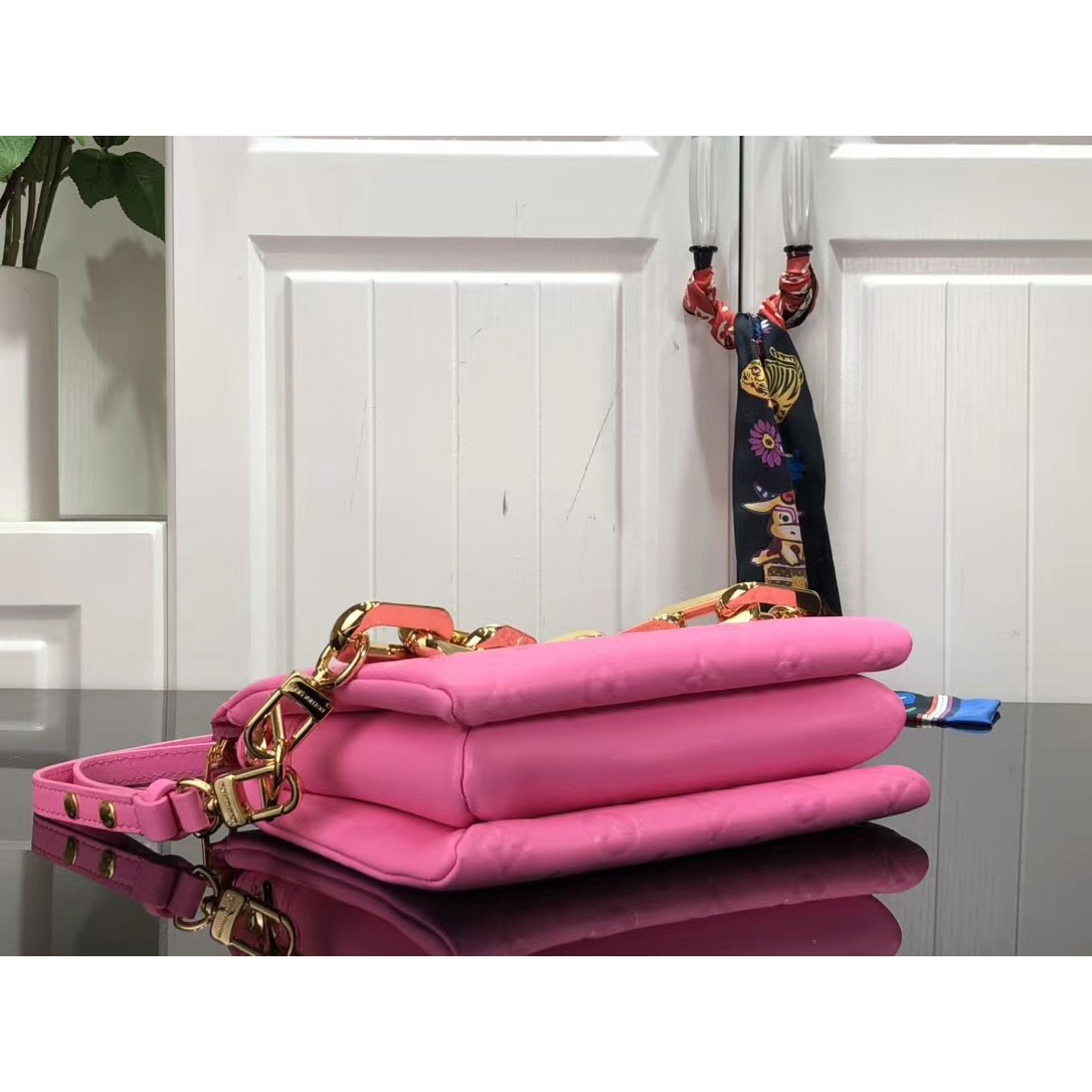 Louis Vuitton  Handbag （20 x 16 x 12cm） - DopestKickz