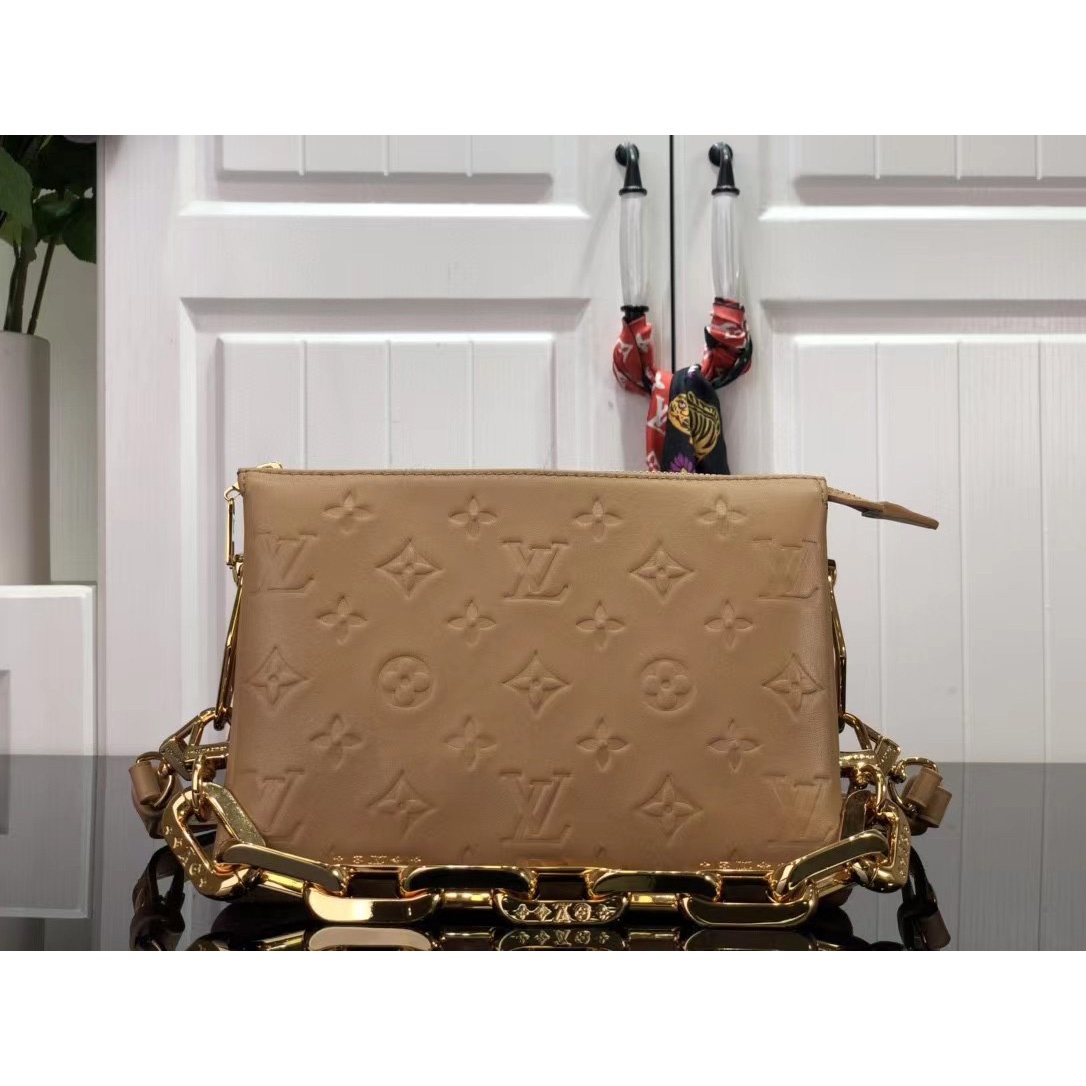 Louis Vuitton  Handbag （20 x 16 x 12cm） - DopestKickz