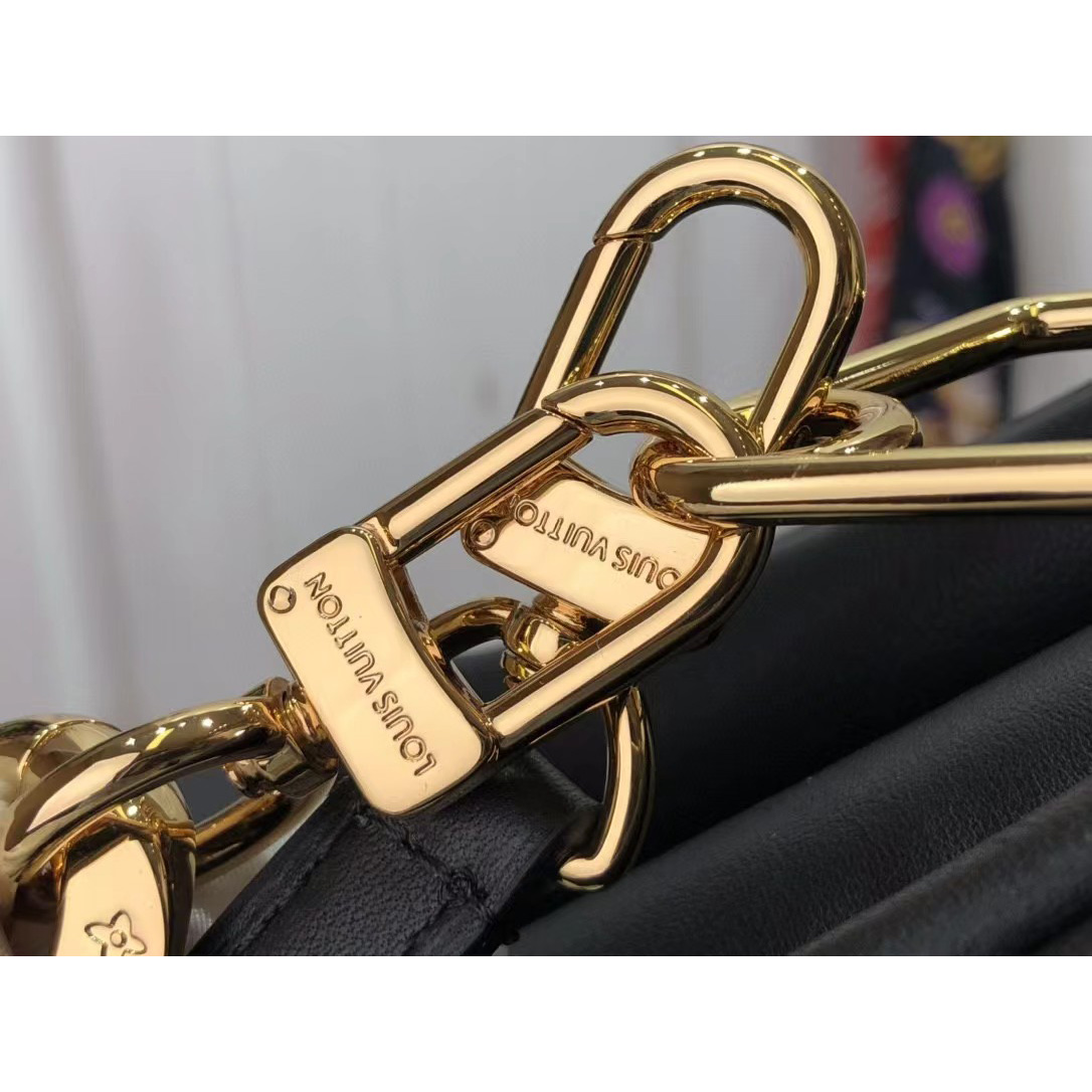 Louis Vuitton  Handbag （20 x 16 x 12cm） - DopestKickz