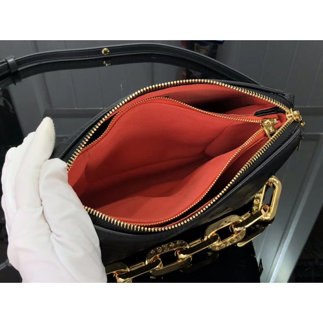 Louis Vuitton  Handbag （20 x 16 x 12cm） - DopestKickz