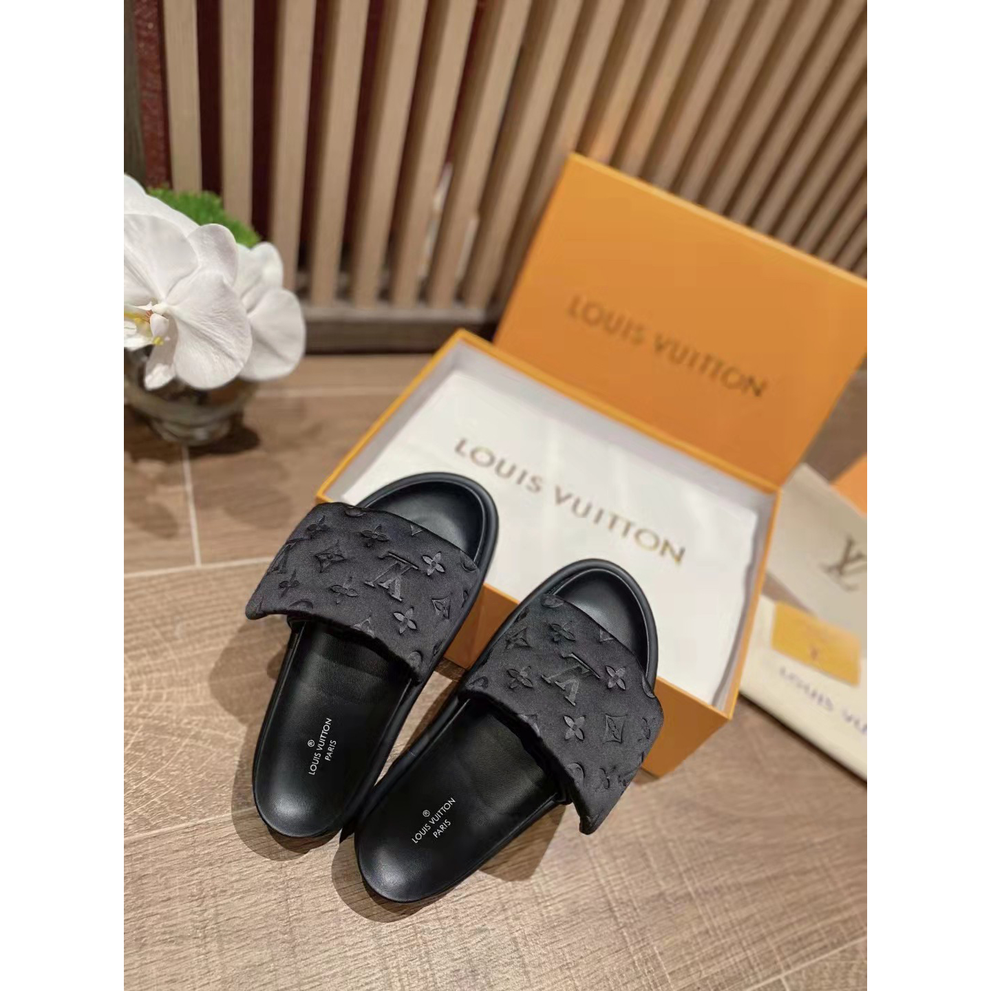 Louis Vuitton Slides - DopestKickz