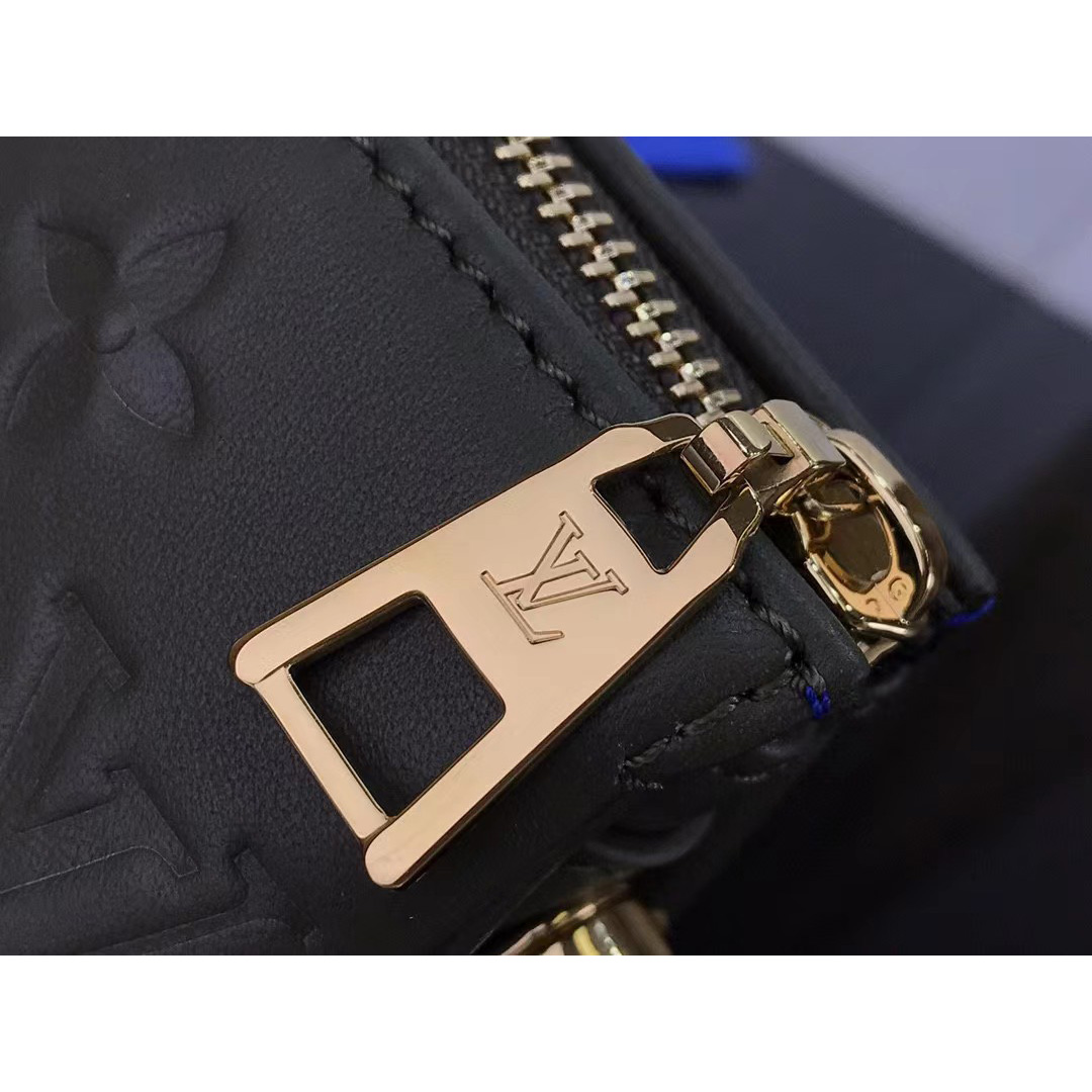 Louis Vuitton  Handbag （20 x 16 x 12cm） - DopestKickz