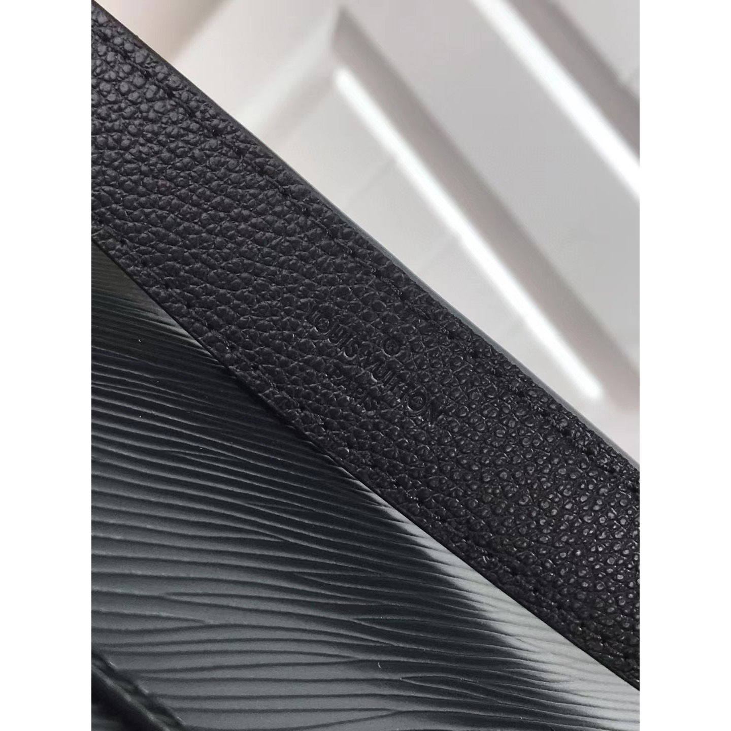 Louis Vuitton  Marelle Handbag （25x15x8cm） - DopestKickz