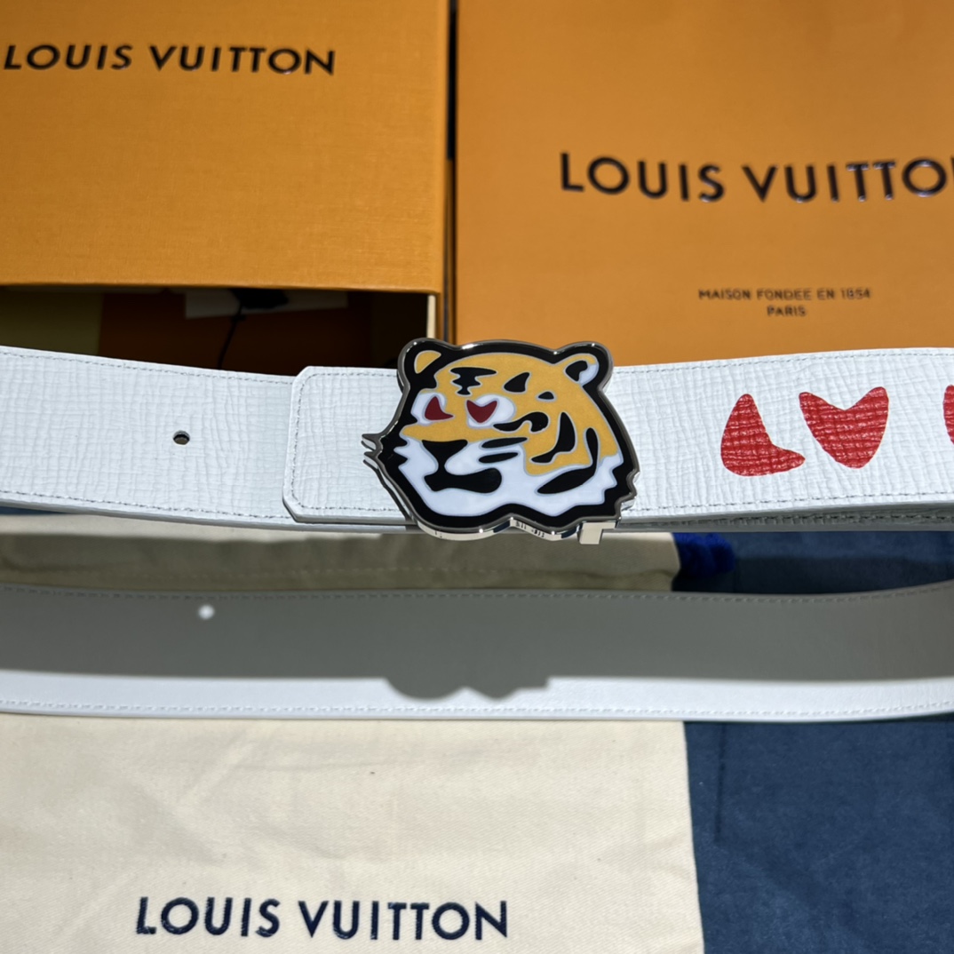 Louis Vuitton Gradient Shape 40MM Reversible Belt - DopestKickz