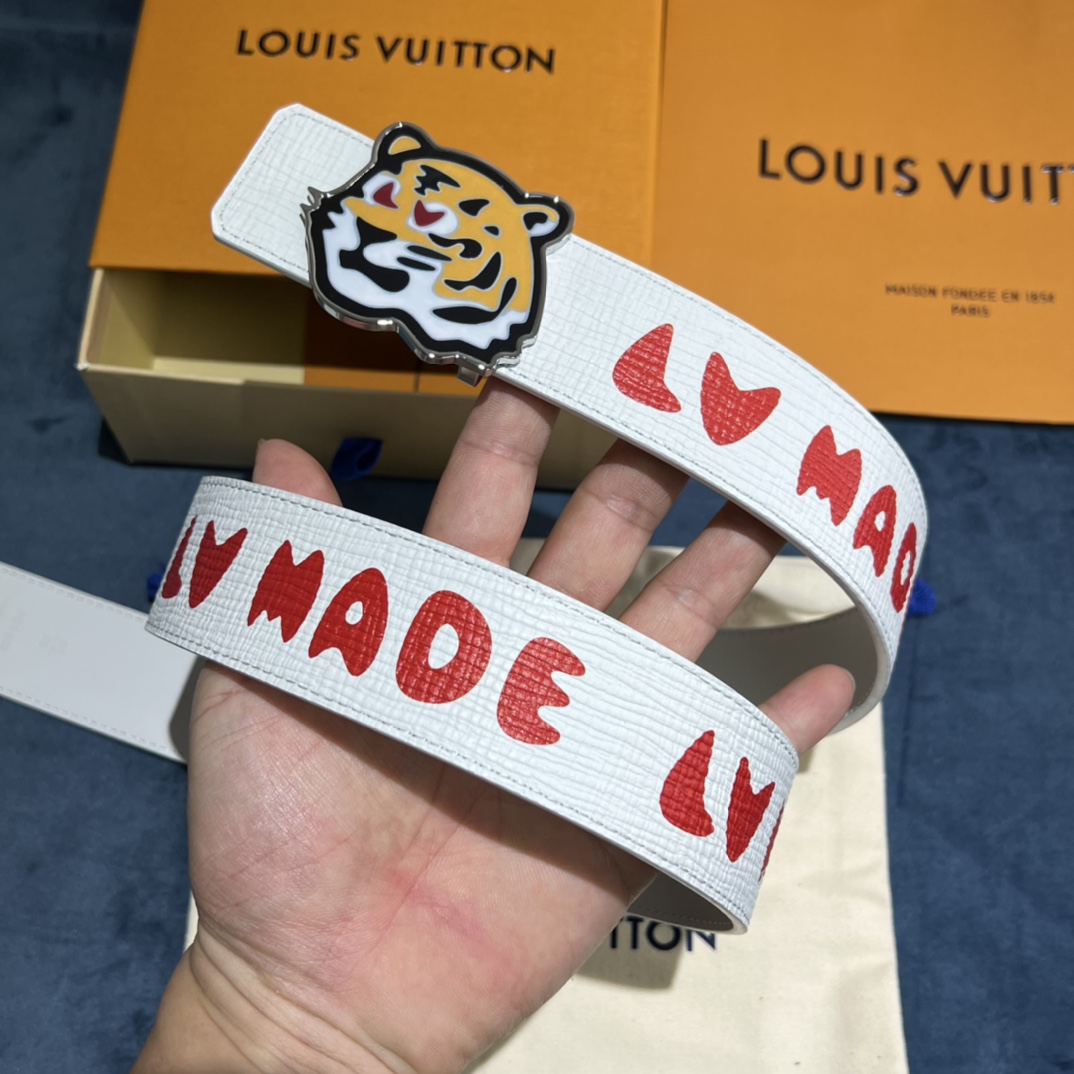 Louis Vuitton Gradient Shape 40MM Reversible Belt - DopestKickz