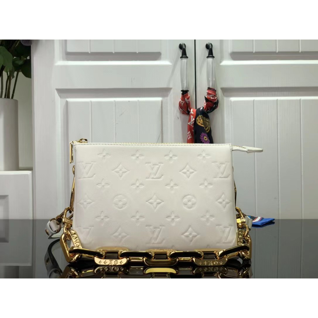 Louis Vuitton  Handbag （20 x 16 x 12cm） - DopestKickz