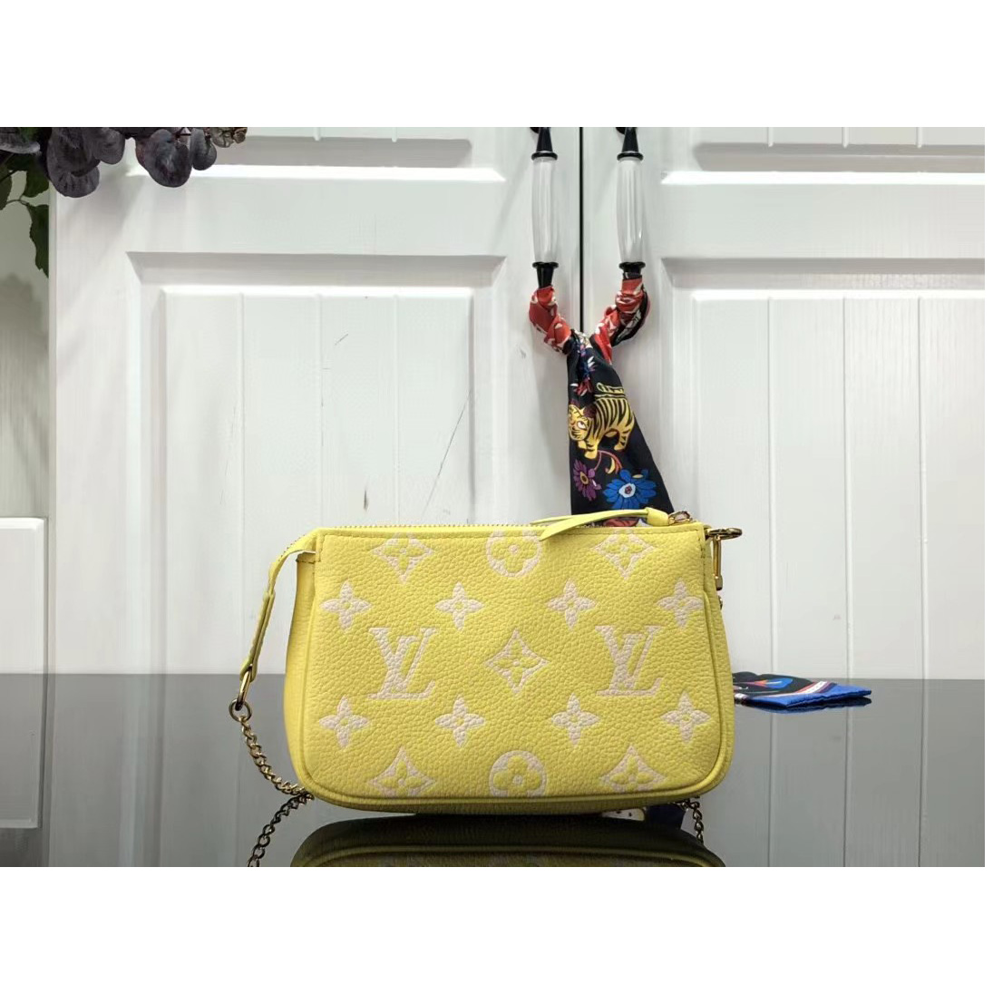 Louis Vuitton  Mini Pochette Accessoires  Clutch Bag（15.5 x 10.5 x 4cm） - DopestKickz