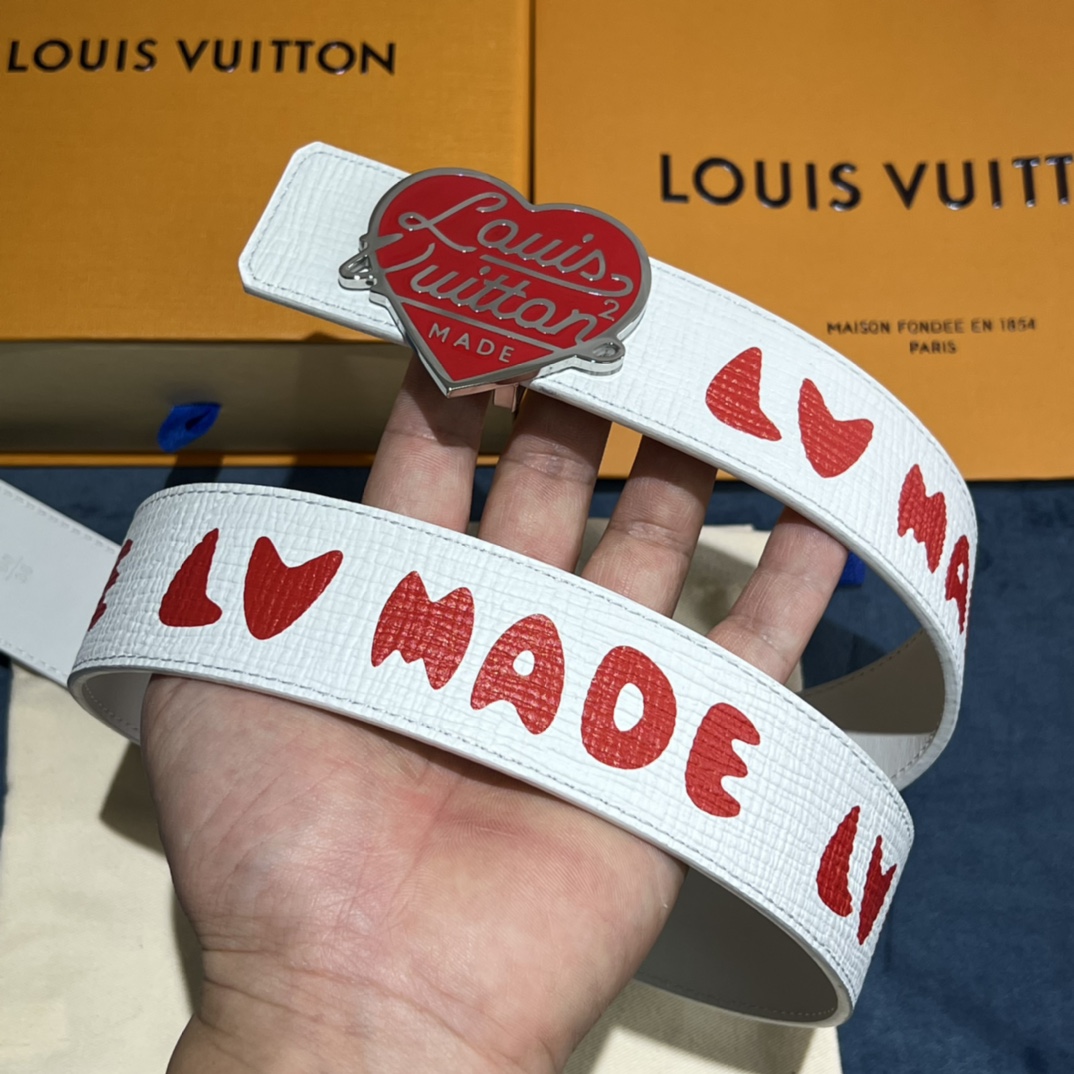 Louis Vuitton Gradient Shape 40MM Reversible Belt - DopestKickz