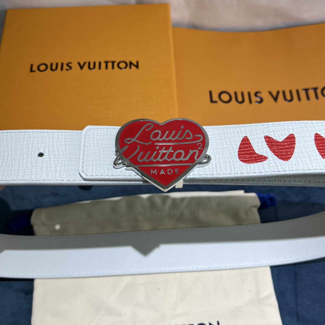 Louis Vuitton Gradient Shape 40MM Reversible Belt - DopestKickz