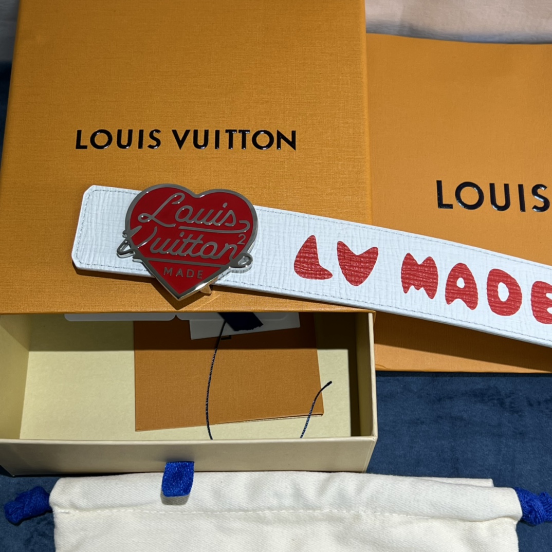 Louis Vuitton Gradient Shape 40MM Reversible Belt - DopestKickz