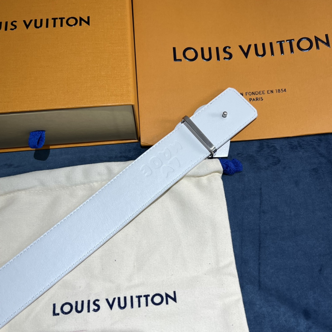 Louis Vuitton Gradient Shape 40MM Reversible Belt - DopestKickz
