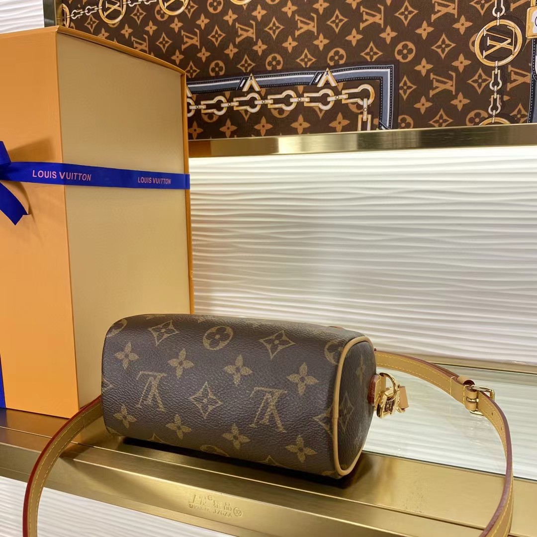 Louis Vuitton Black Monogram Leather Handbag （16-10.5-7CM） - DopestKickz