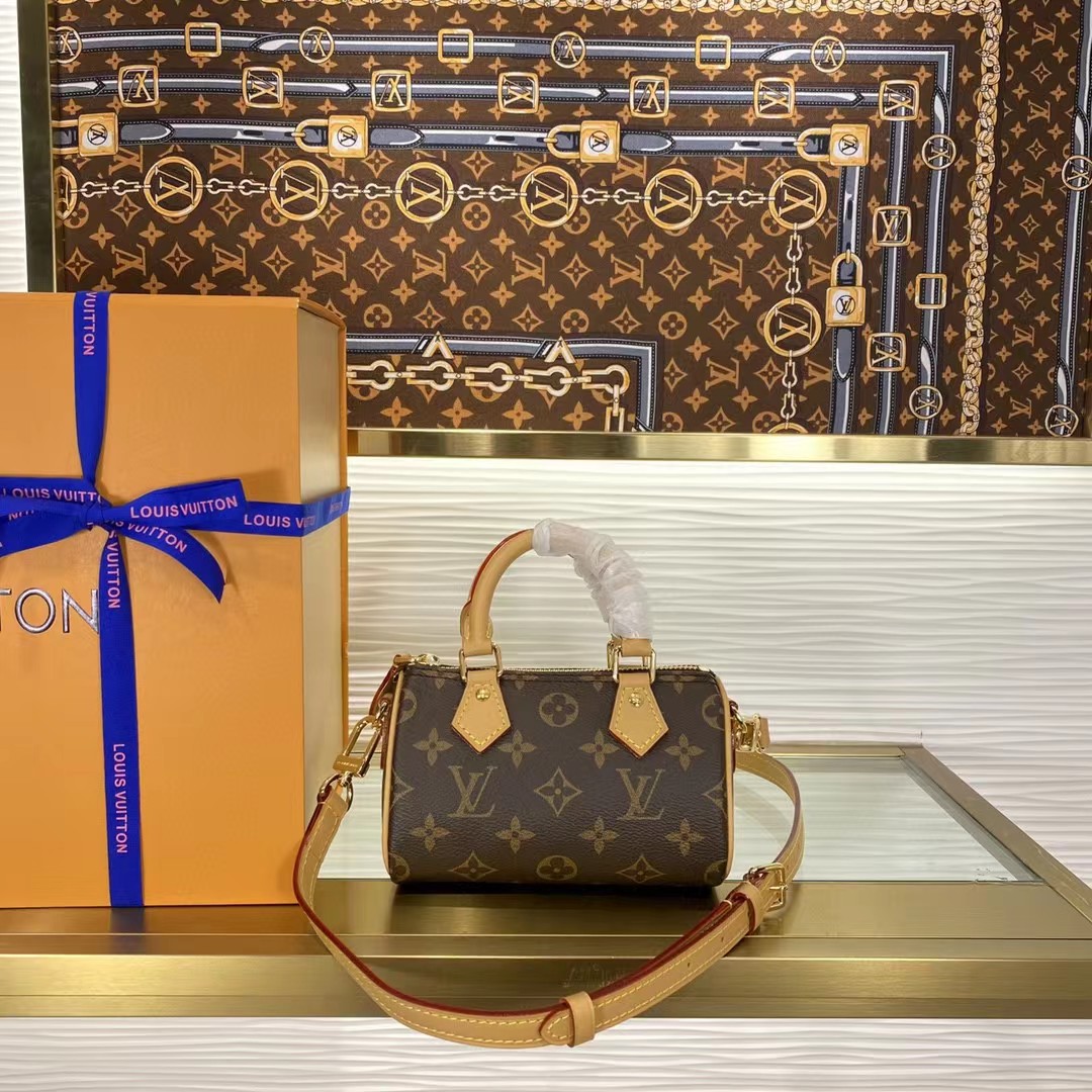 Louis Vuitton Black Monogram Leather Handbag （16-10.5-7CM） - DopestKickz