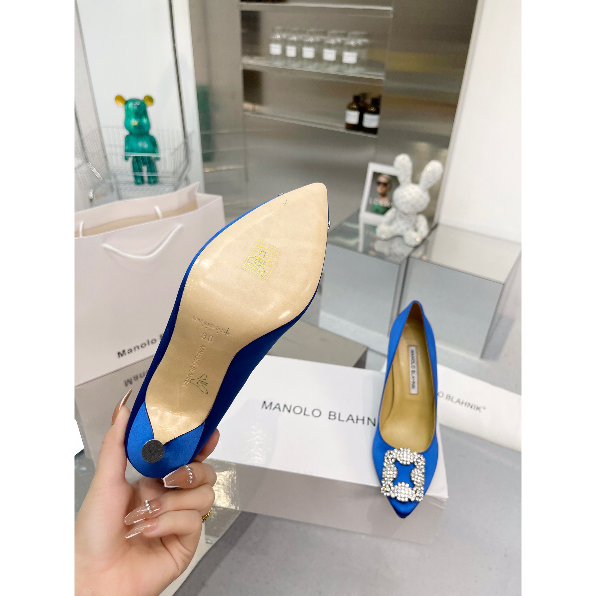 Manolo Blahnik Blue Hangisi Pumps with buckle - DopestKickz