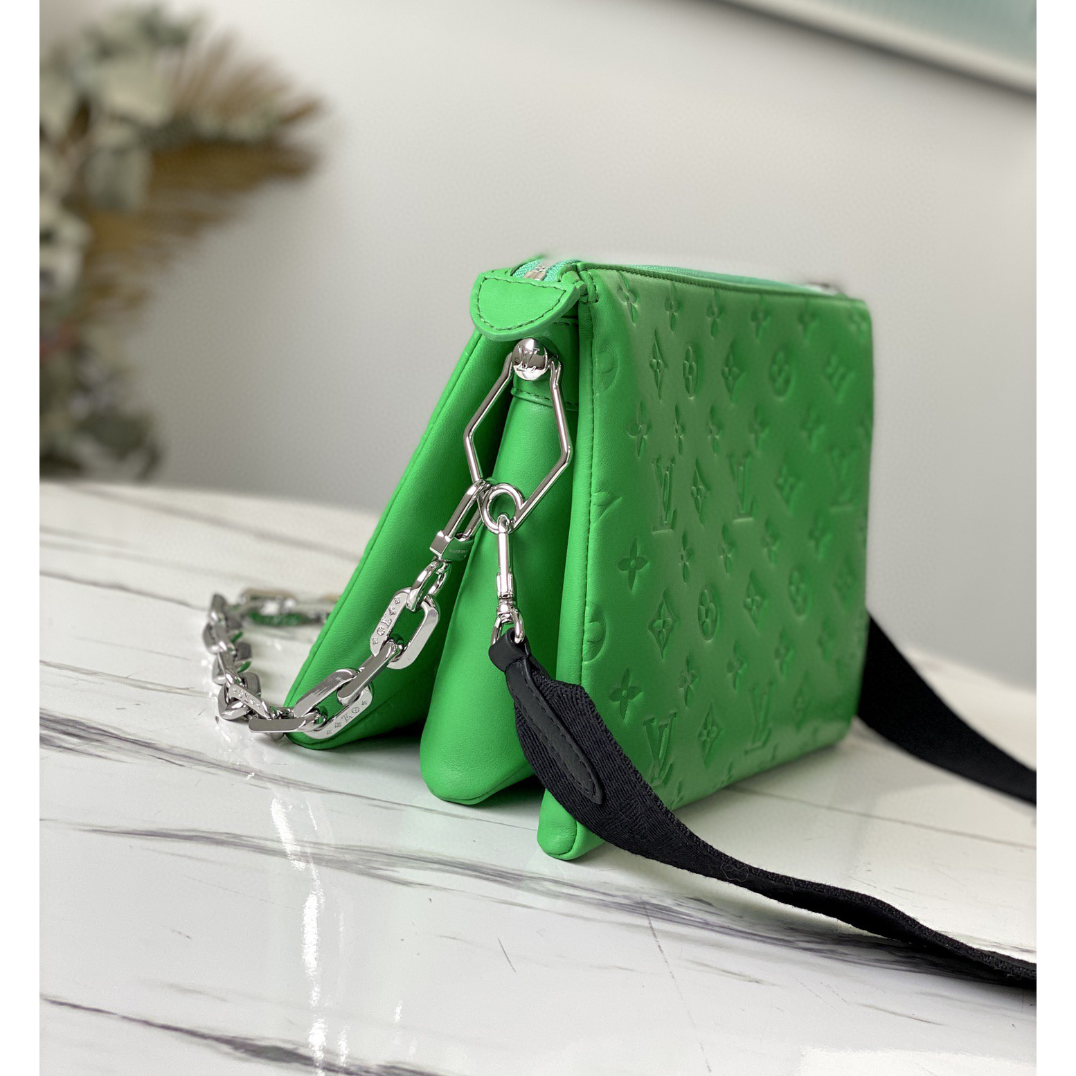 Louis Vuitton  Handbag （26*20*12cm） - DopestKickz