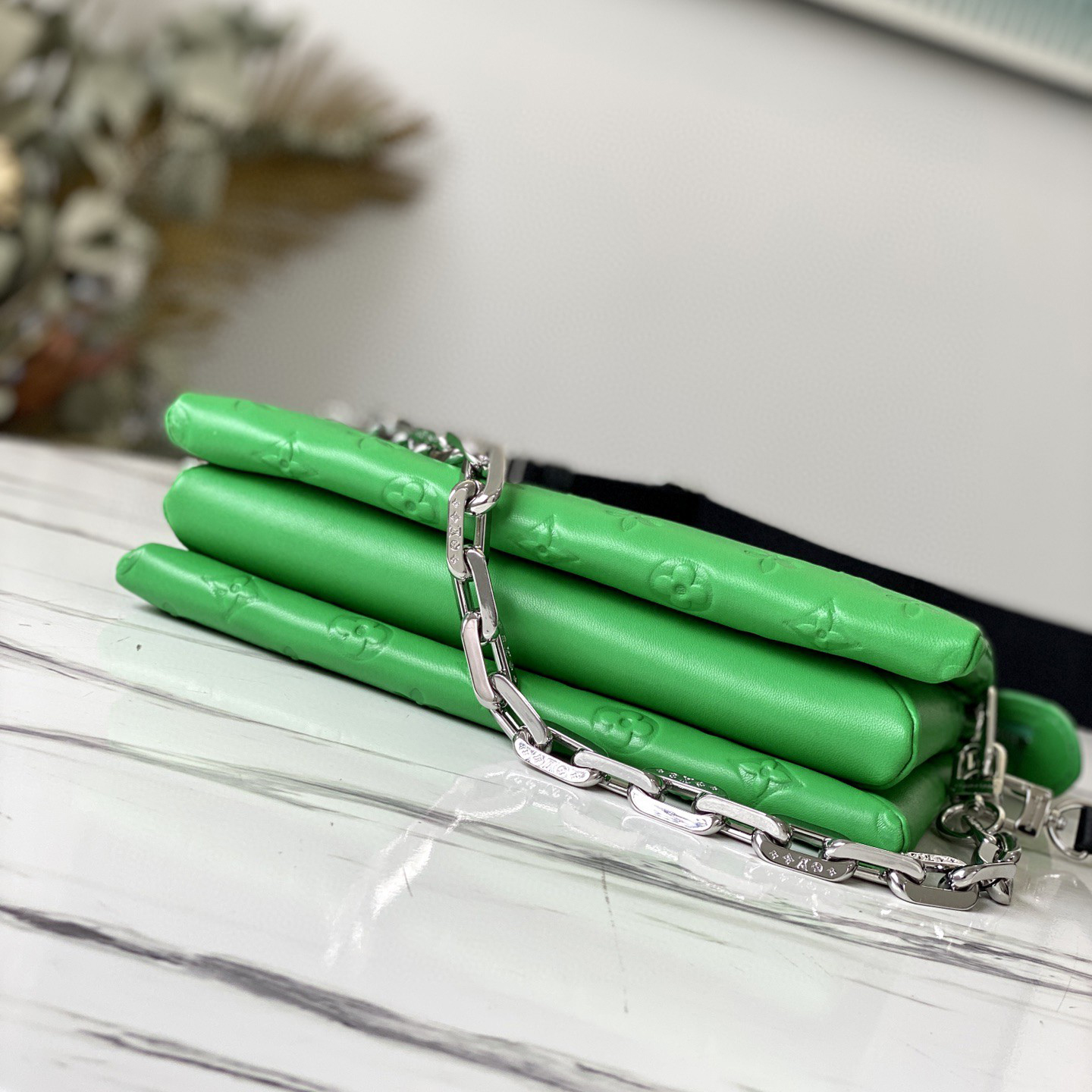 Louis Vuitton  Handbag （26*20*12cm） - DopestKickz